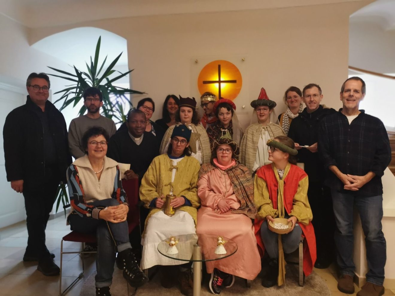 Sternsinger besuchen das Pfarrbüro